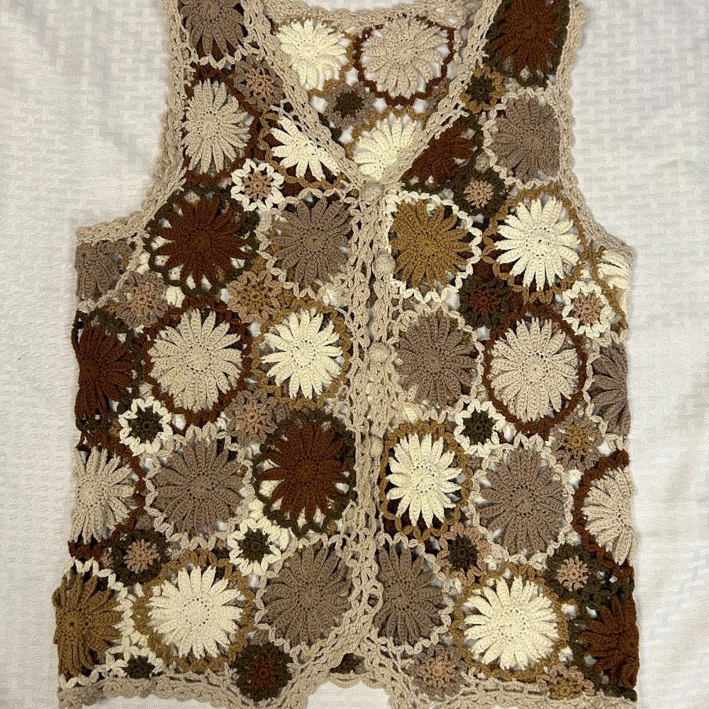 Vintage Hippie/Boho Flower Brown/Beige/Cream Crochet Vest (no tag) S